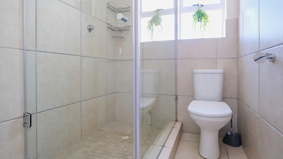 To Let 3 Bedroom Property for Rent in Kingswood Golf Estate Western Cape